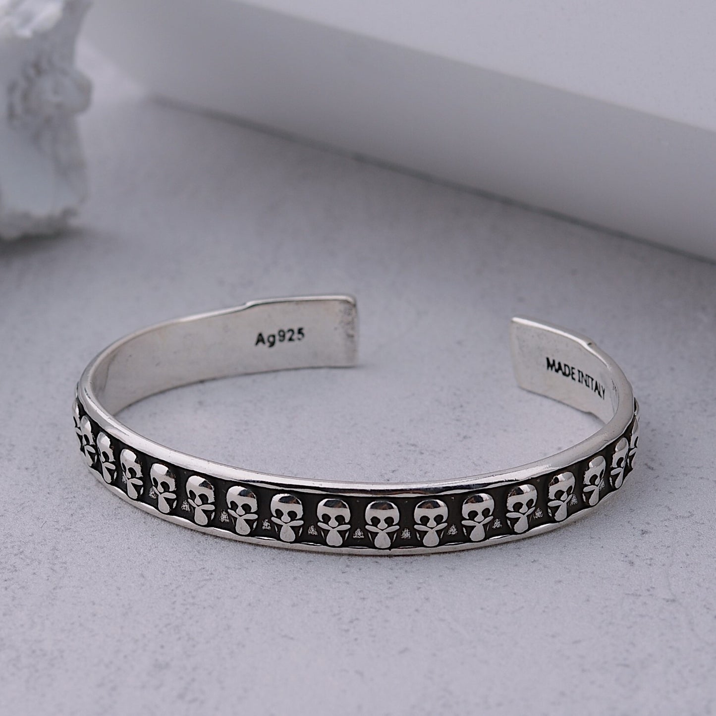 "Dominus Skull Bracelet - Unisex Gothic Jewelry for a Bold Statement | USA & Canada" Roljord
