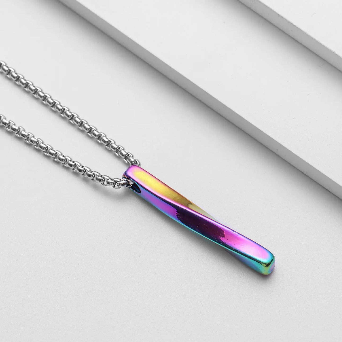 "Frosty Whirlwind Alloy Mobius Pendant Necklace - Exquisite Cold Wind Jewelry for Trendsetters" Roljord