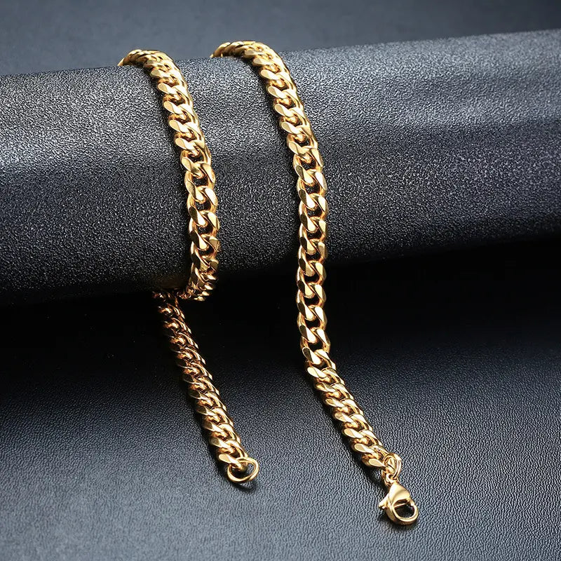 "Sleek Rectangular Pendant Necklace with Cuban Chain - Modern Style for Men in the USA & Canada" Roljord