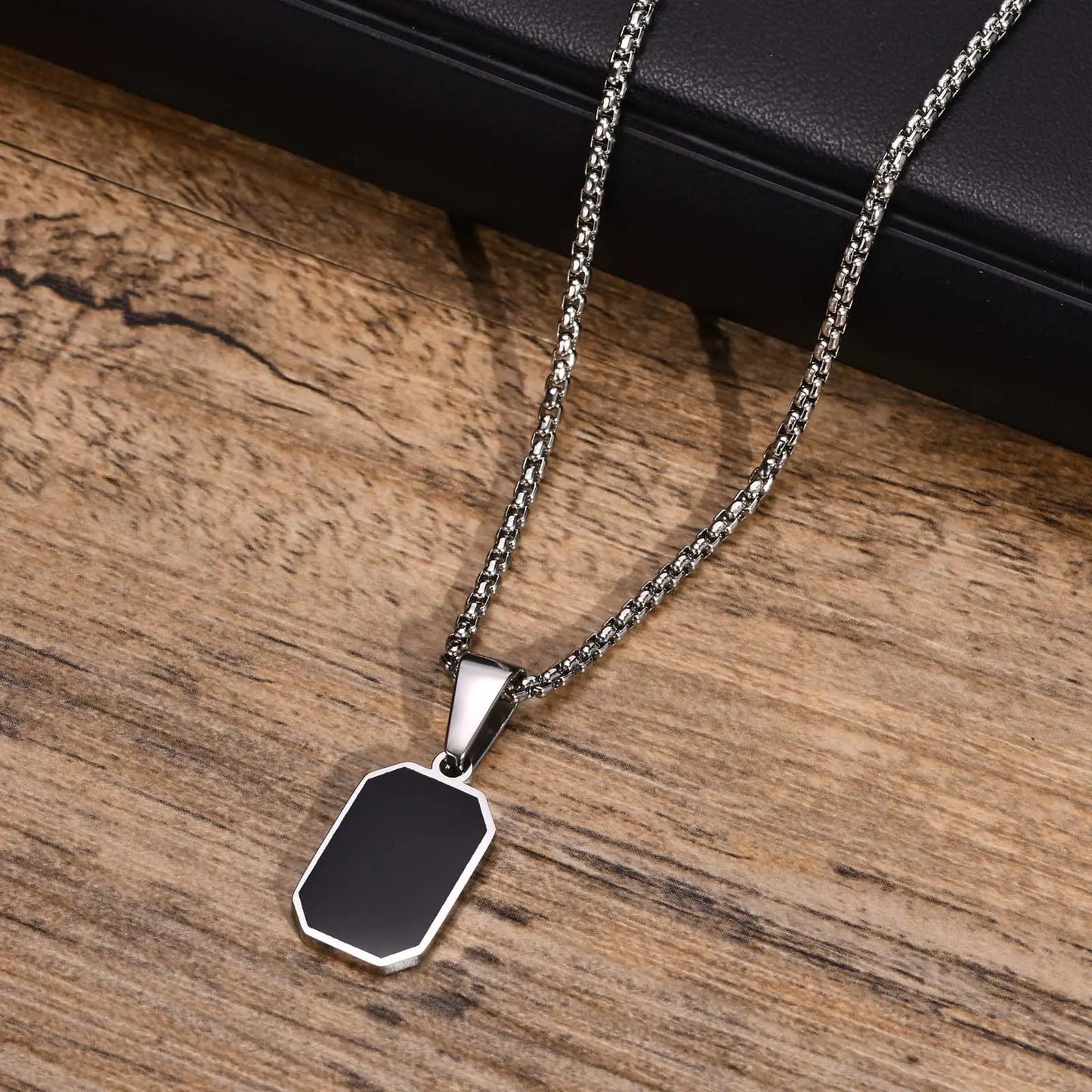 "Sleek Rectangular Pendant Necklace with Cuban Chain - Modern Style for Men in the USA & Canada" Roljord