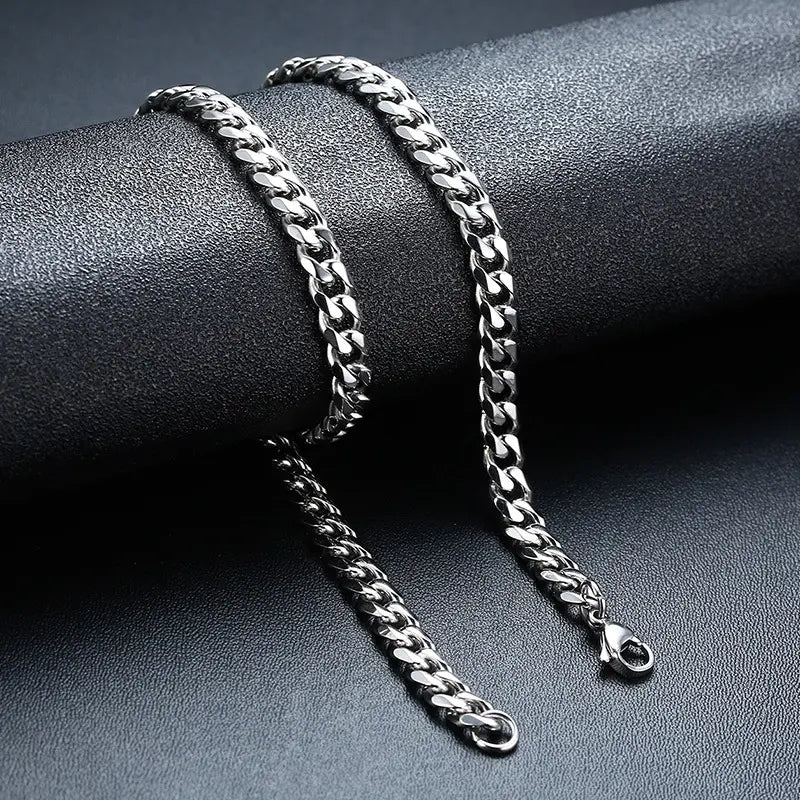 "Sleek Rectangular Pendant Necklace with Cuban Chain - Modern Style for Men in the USA & Canada" Roljord